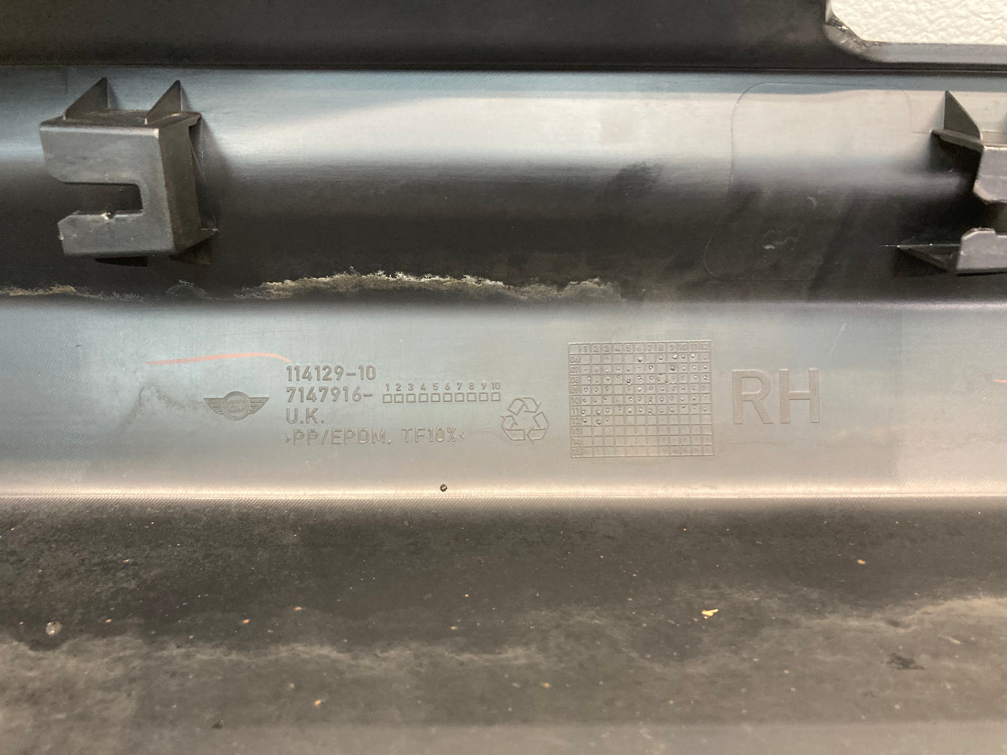 Mini Cooper Right Side Skirt Door Sill 51777147916 2007-2015 R56 R57 R58 R59 394