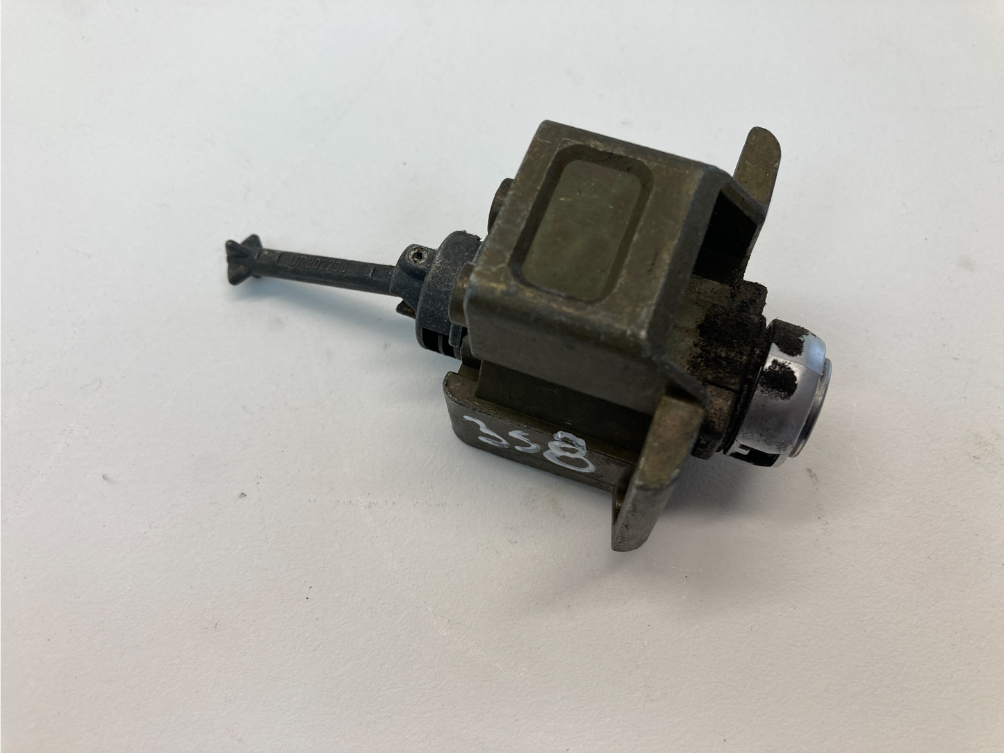 Mini Cooper Base DME and Key Set Manual W10 12147520019 05-08 R50 R52 511