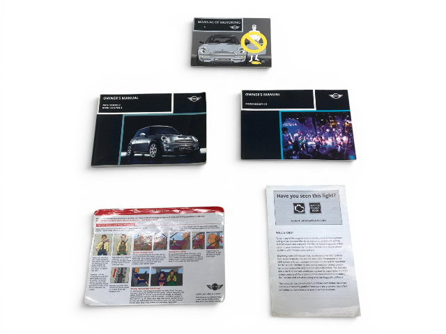 2004 Mini Cooper Owner's Manual/Technical Literature & Case 01410157644 R50 R53 552