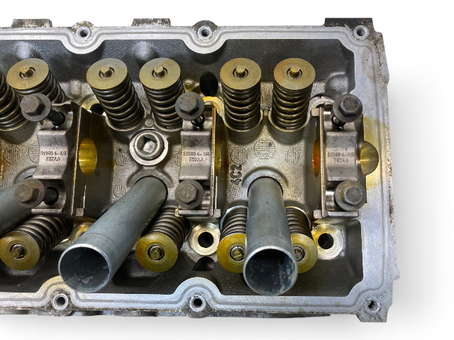 Mini Cooper Base W10 Engine Cylinder Head 11127508536 2002-2008 R50 R52 560