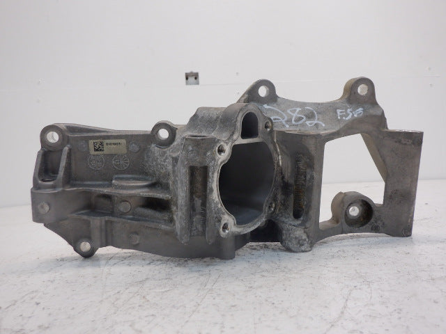 Mini Cooper Water Pump Housing Support 11518601366 14-22 F5x F60