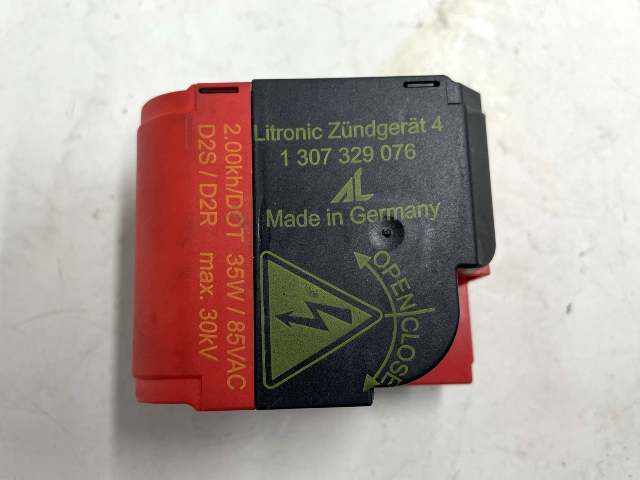 Mini Cooper Headlight Xenon HID Bulb Holder 1307329076 05-08 R50 R52 R53