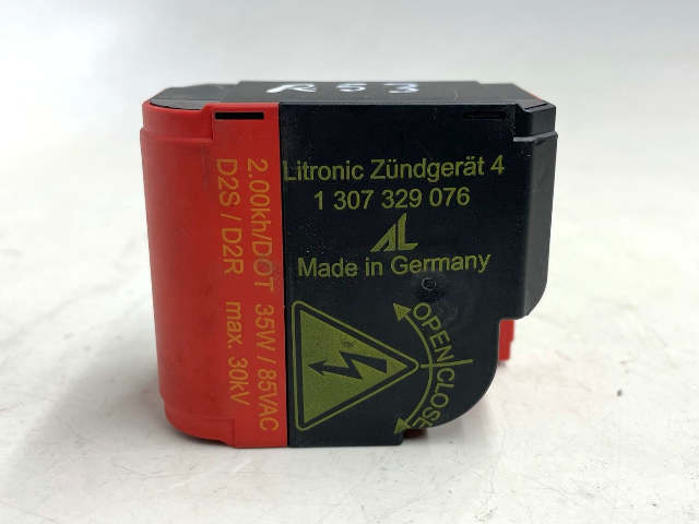 Mini Cooper Headlight Xenon HID Bulb Holder 1307329076 05-08 R50 R52 R53