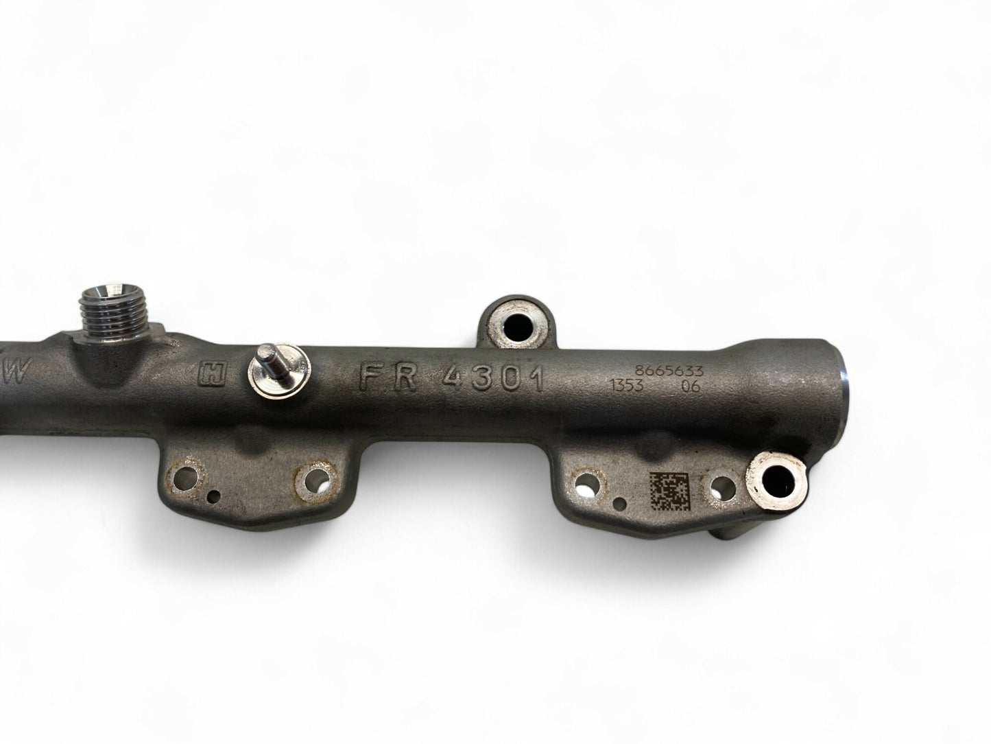 Mini Cooper S and JCW High Pressure Fuel Rail 13538665633 2020-2024 F5x F60