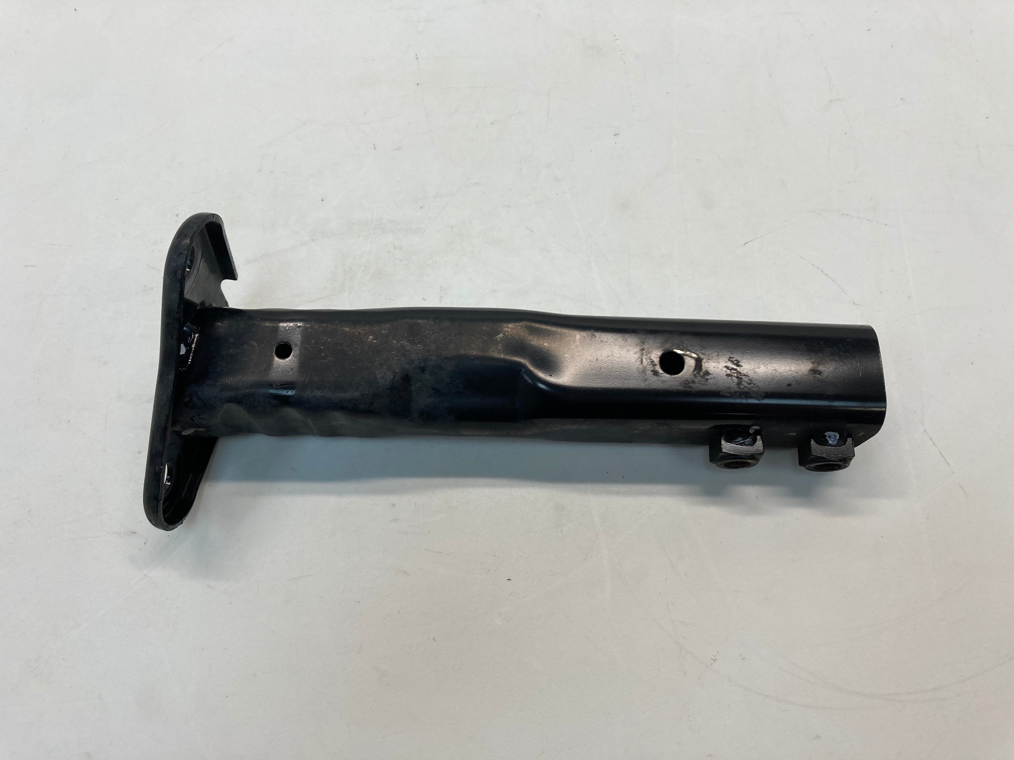 Mini Cooper Right Front Bumper Mount Bracket 31106772232 07-10 R55