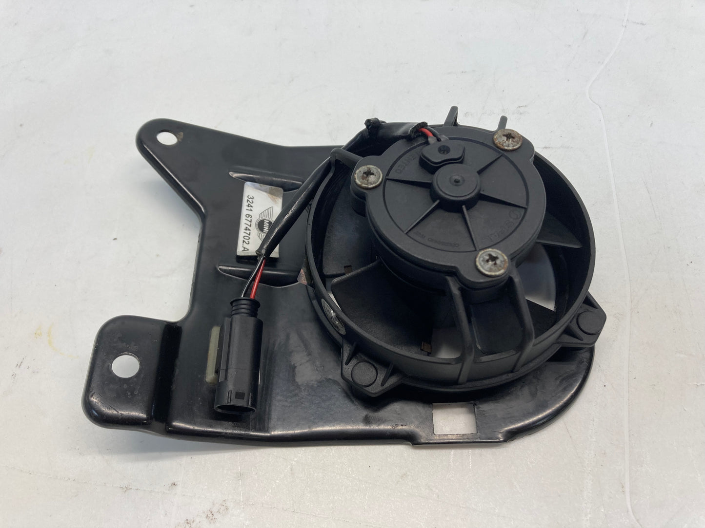 Mini Cooper Power Steering Pump Cooling Fan Without Grille 32416774609 02-08 R50 R52 R53