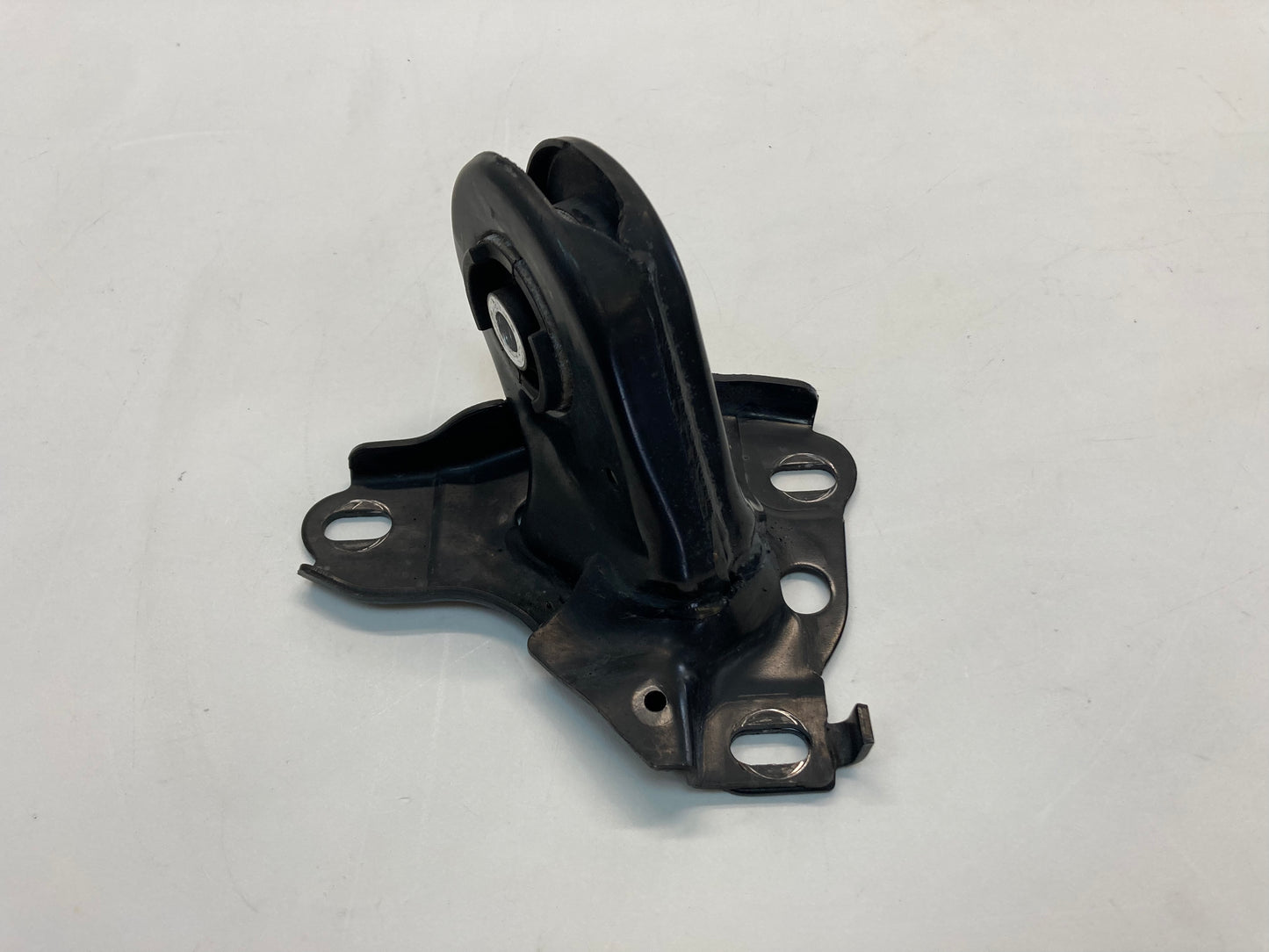 Mini Cooper Left Rear Trailing Arm Bracket 33306799089 07-15 R5x