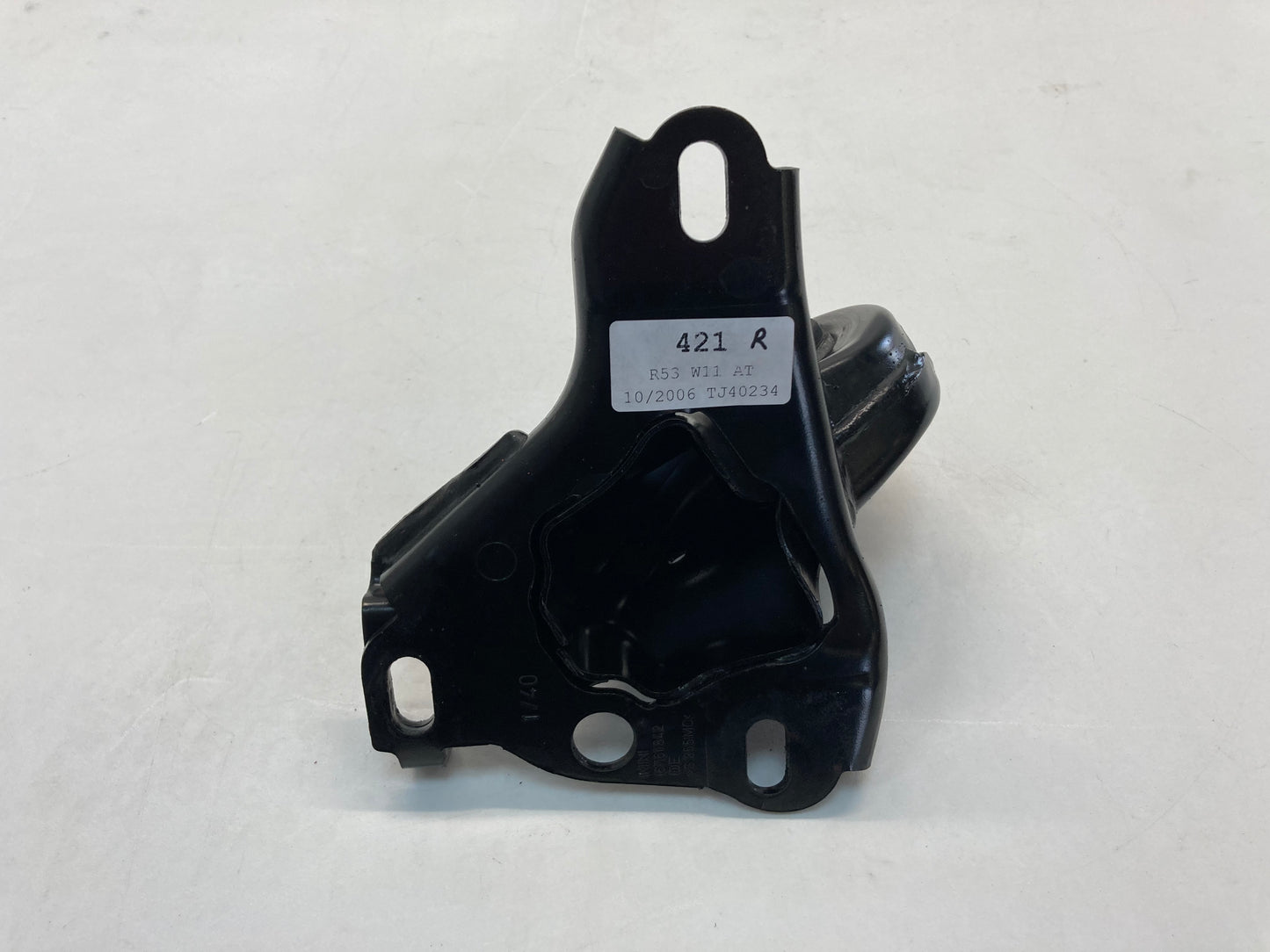 Mini Cooper Right Rear Trailing Arm Bracket 33306857796 03-08 R50 R52 R53 CLR52