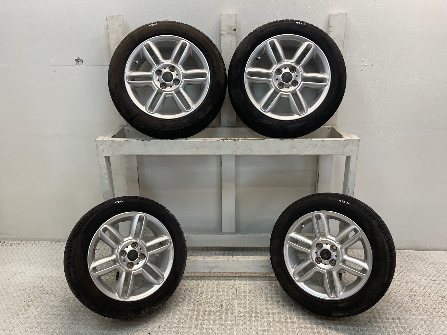 Mini Cooper 6-Star Twin Spoke Wheels R119 Silver 36116791940 02-15 507