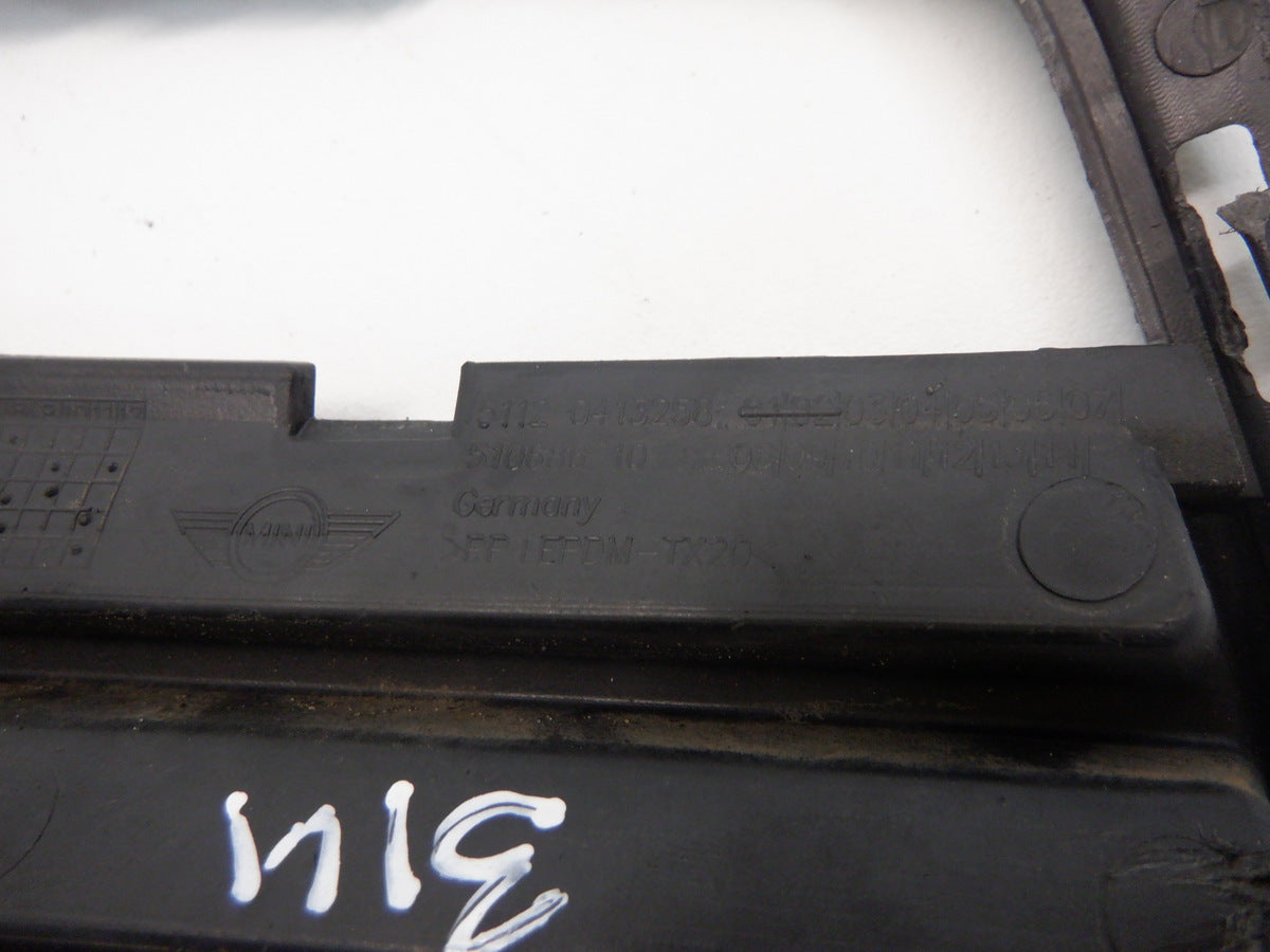 Mini Cooper Rear Bumper Right Vent Trim 51120413258 07-15 R56 R57 R58 R59