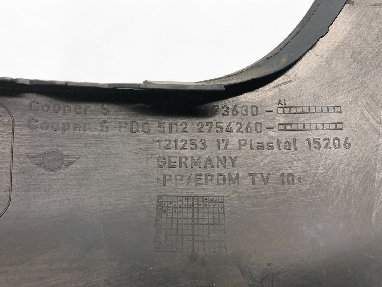 Mini Cooper S Rear Bumper Center Spoiler Trim 51122754260 2008-2010 R55 520