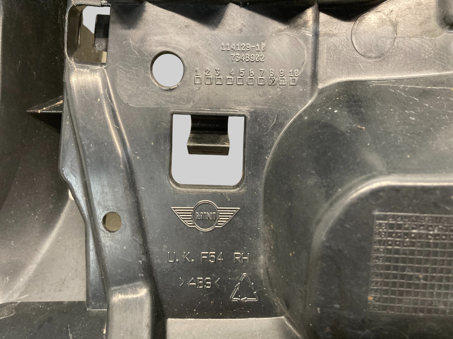 Mini Cooper Clubman Right Rear Bumper Guide 51127348902 2016-2024 F54
