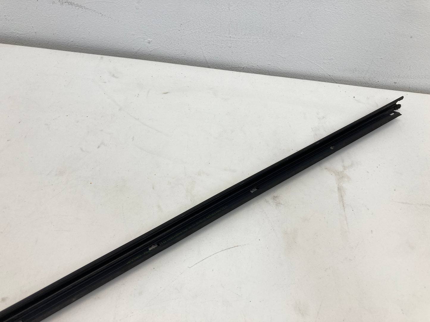 Mini Cooper Right Roof Gutter Molding Trim 51137032354 02-03 R50 R53