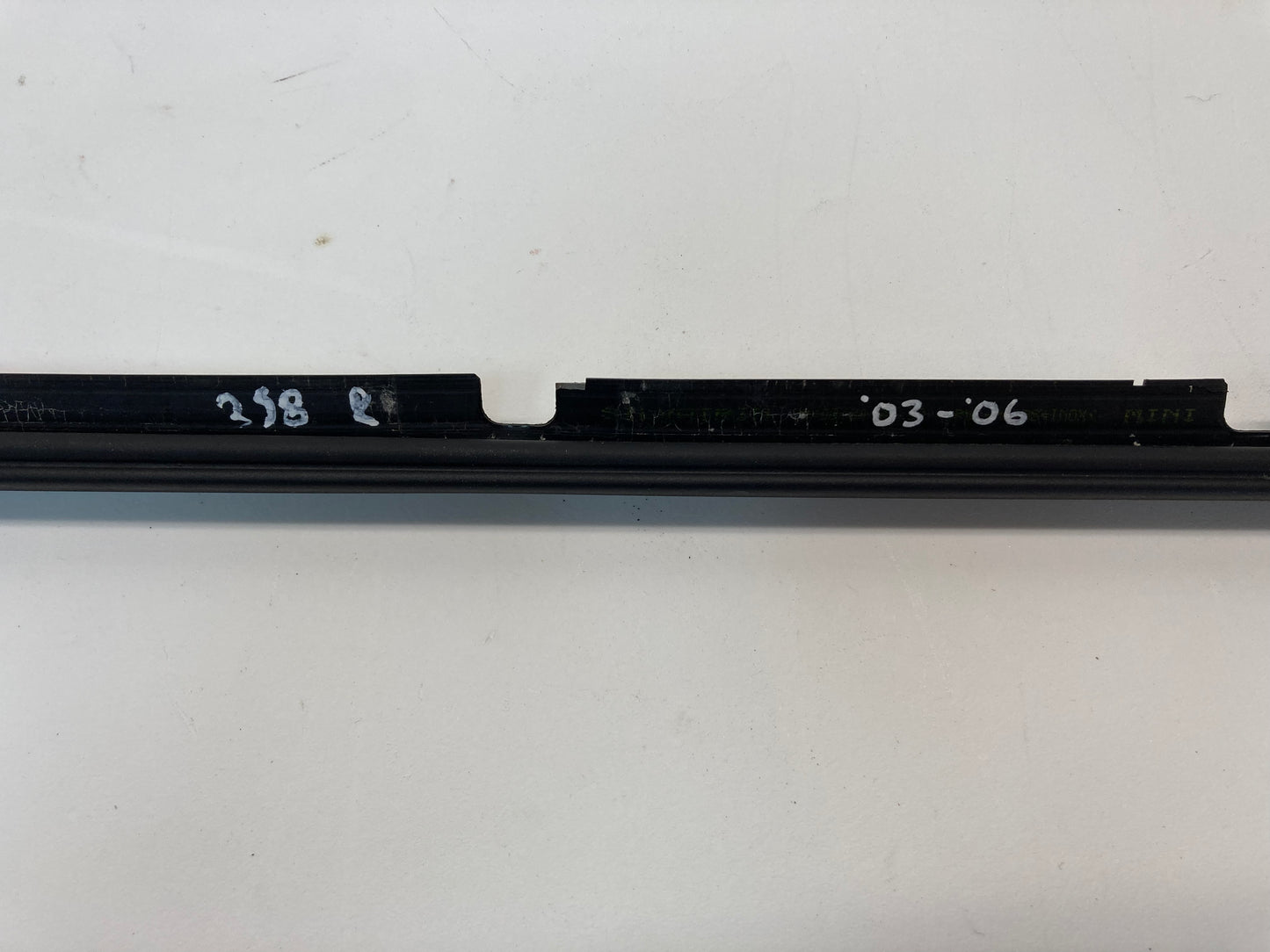 Mini Cooper Right Roof Gutter Molding Trim 51137112080 03-06 R50 R53