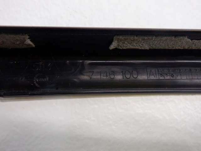 Mini Cooper Right Exterior B Pillar Column Trim Cover 51137146100 07-13 R56