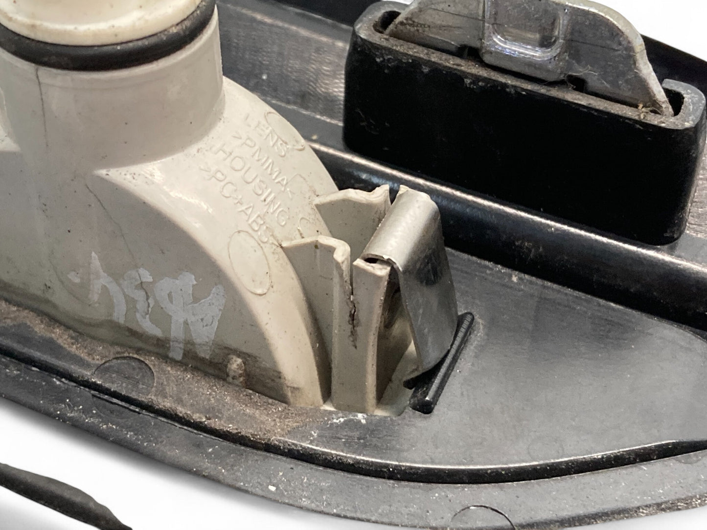 Mini Countryman S Left Turn Signal Light W/ Scuttle Trim 51137414095 17-24 F60