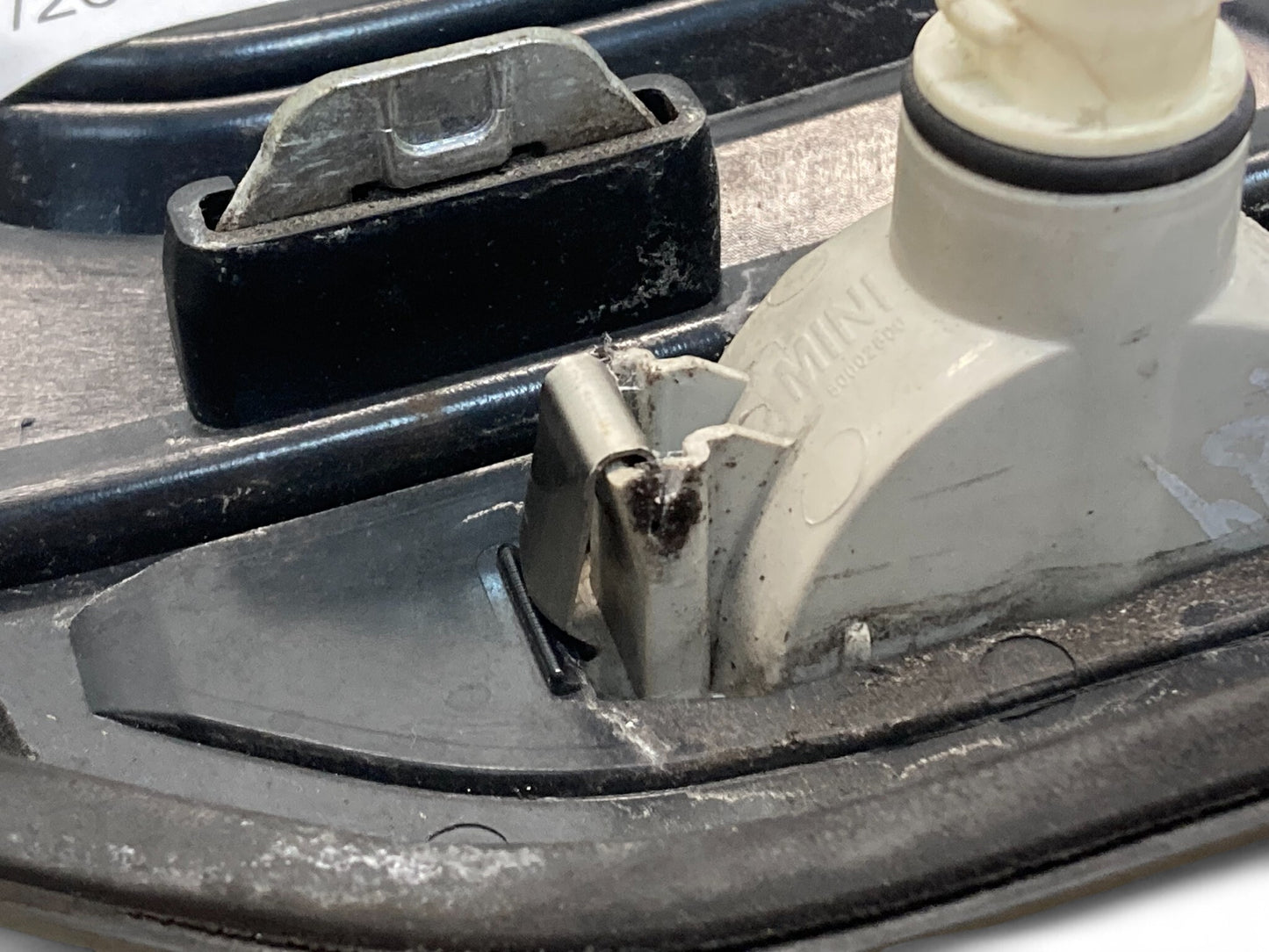 Mini Countryman S Right Turn Signal Light W/ Scuttle Trim 51137414096 17-24 F60