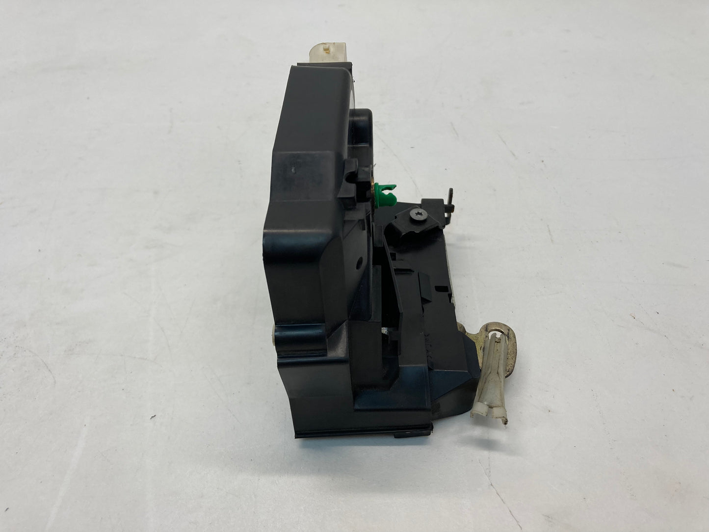 Mini Cooper Right Front Door Lock Latch 51200556769 02-08 R50 R52 R53