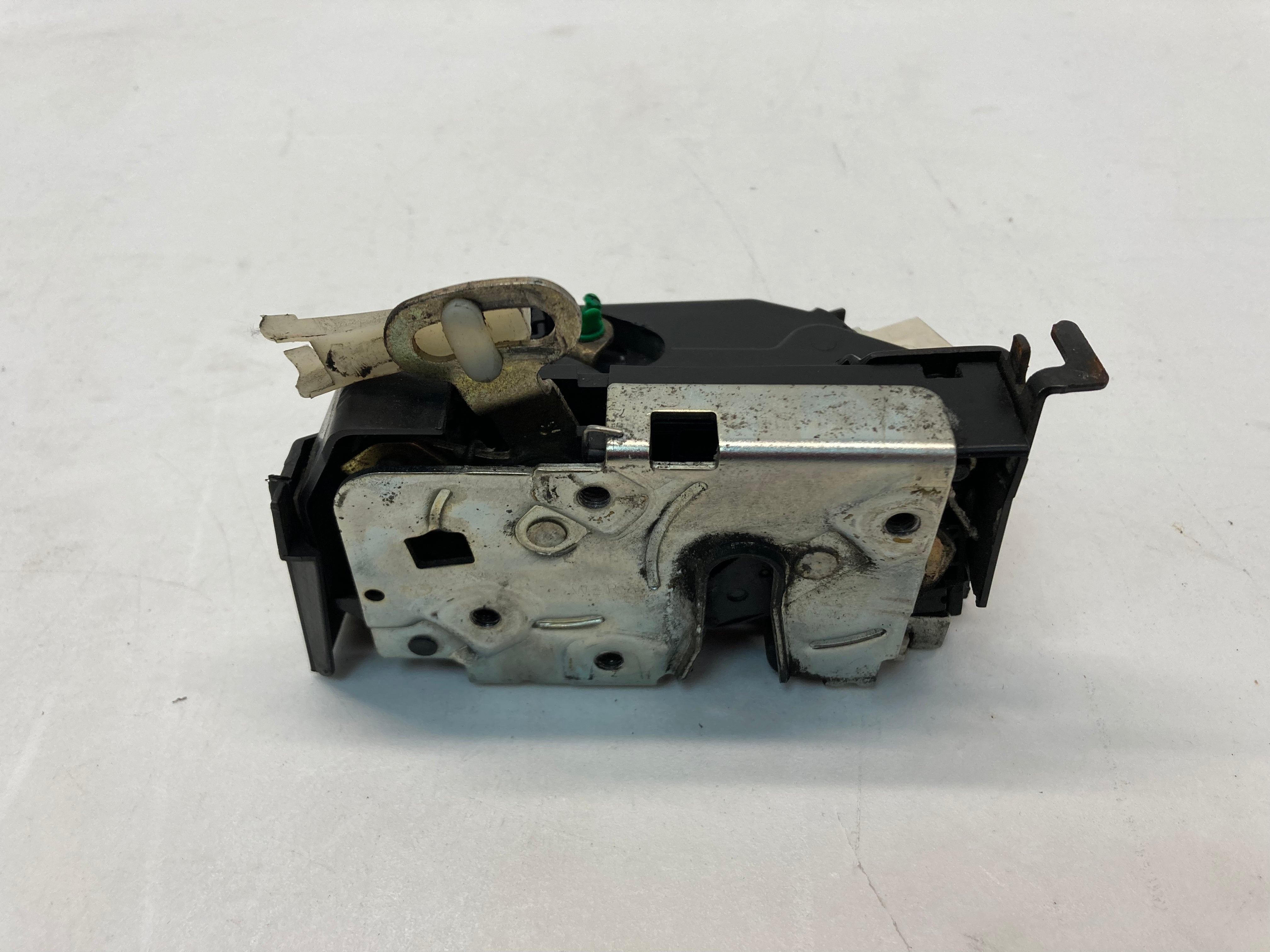 Mini Cooper Right Front Door Lock Latch 51200556769 02-08 R50 R52