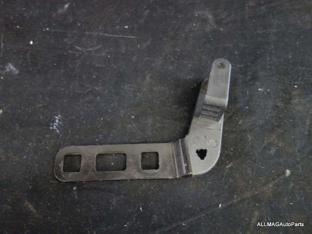 Mini Cooper Convertible Left Rear Trunk Catch Bracket 51247111467 05-08 R52