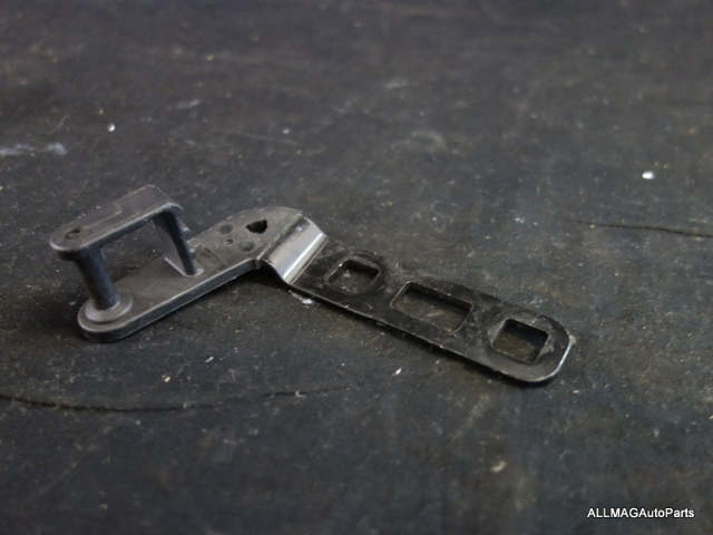 Mini Cooper Convertible Left Rear Trunk Catch Bracket 51247111467 05-08 R52