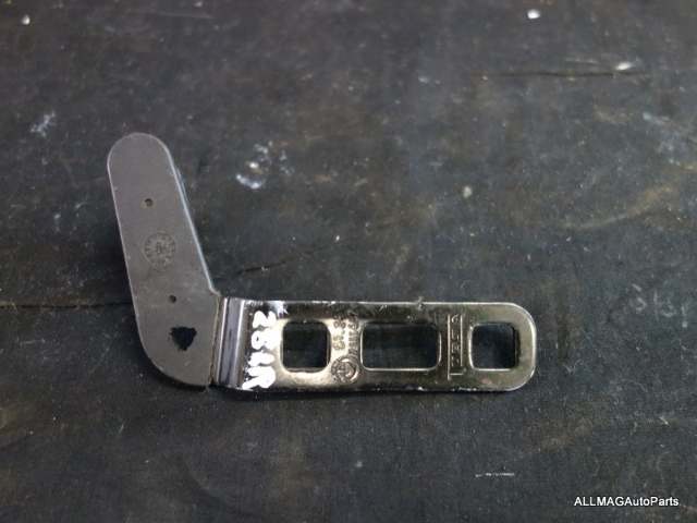 Mini Cooper Convertible Left Rear Trunk Catch Bracket 51247111467 05-08 R52