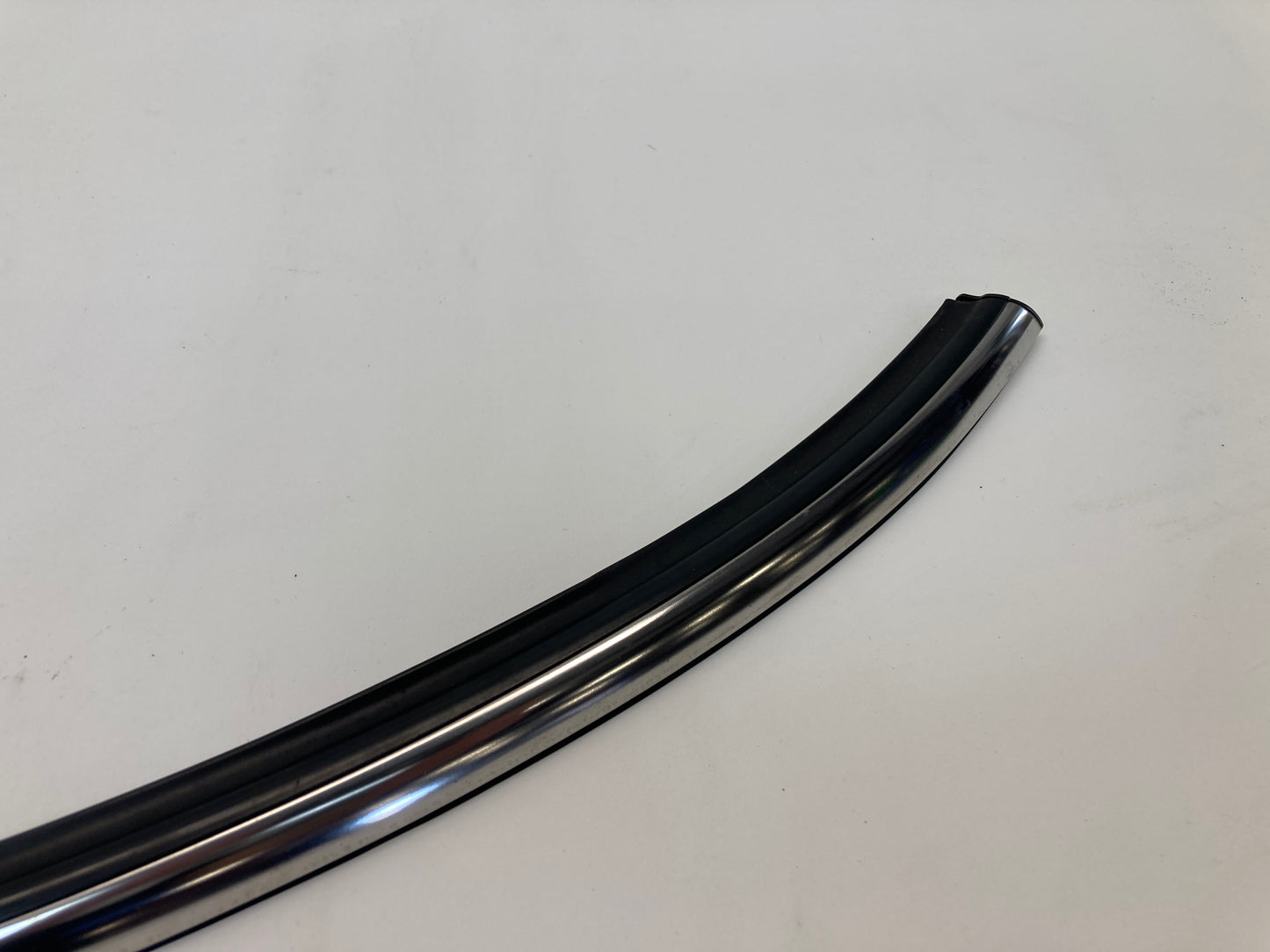 Mini Cooper 5-Door Left Quarter Belt Line Trim Chrome 51357322527 15-24 F55
