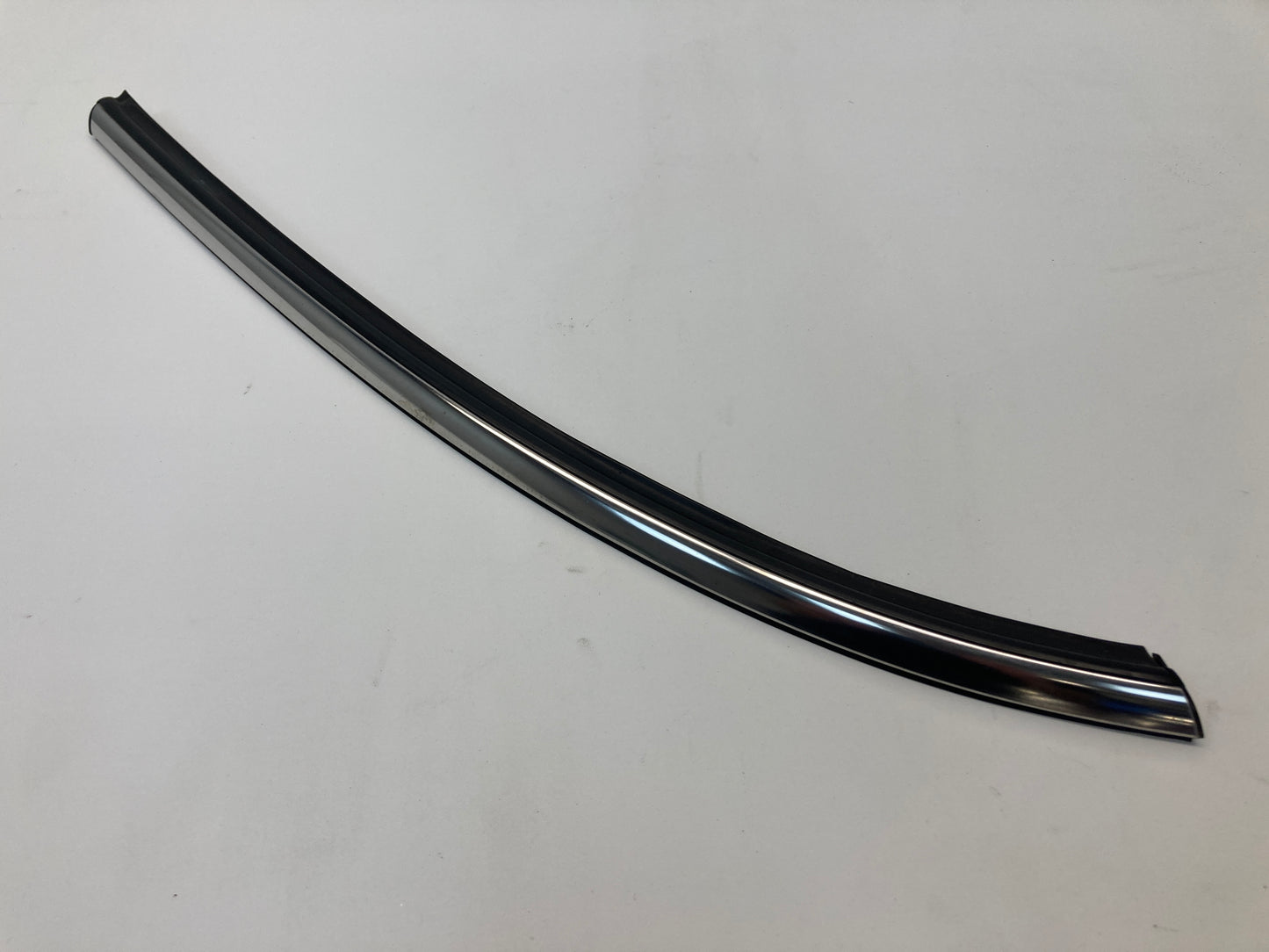 Mini Cooper 5-Door Left Quarter Belt Line Trim Chrome 51357322527 15-24 F55