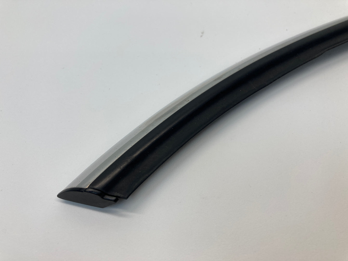 Mini Cooper 5-Door Left Quarter Belt Line Trim Chrome 51357322527 15-24 F55