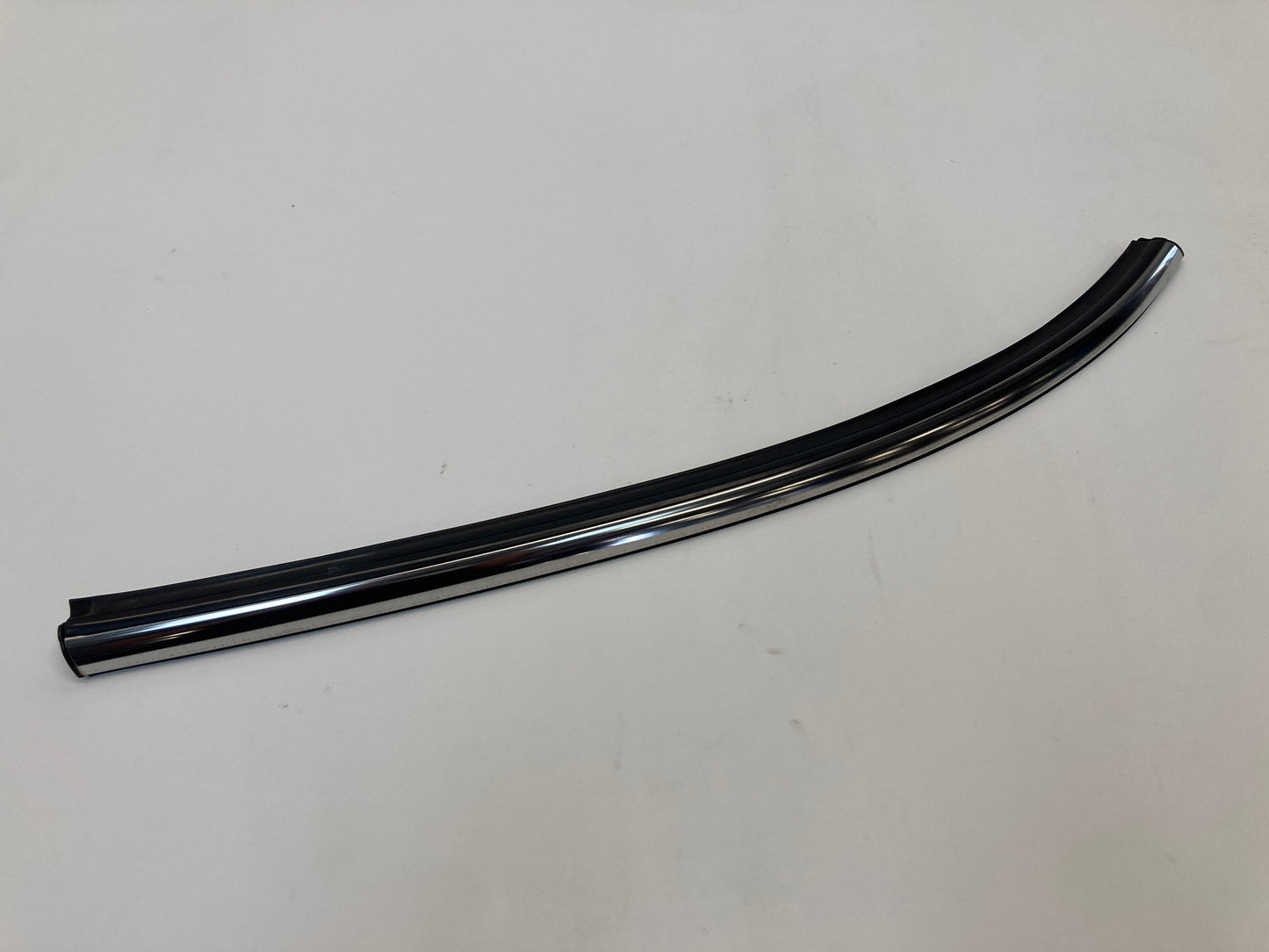Mini Cooper 5-Door Left Quarter Belt Line Trim Chrome 51357322527 15-24 F55