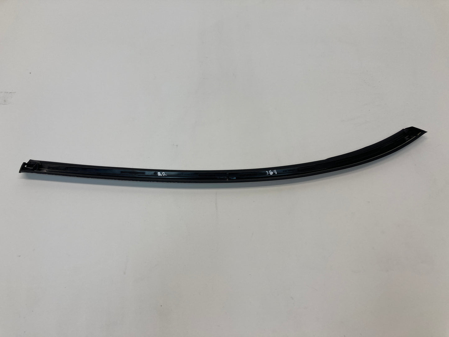 Mini Cooper 5-Door Right Quarter Belt Line Trim Chrome 51357322528 15-24 F55