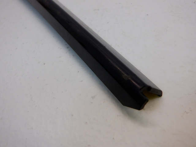 Mini Cooper Hatchback Left Column D Glass Trim 51367037401 02-06 R50 R53