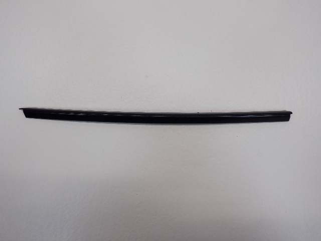 Mini Cooper Hatchback Right Column D Glass Trim 51367037402 02-06 R50 R53