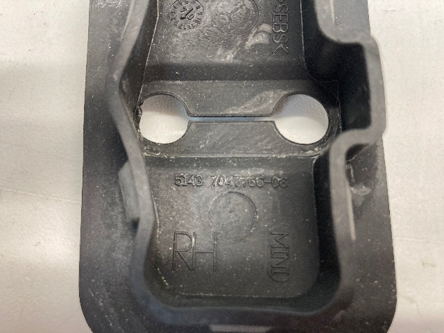 Mini Cooper Right Lateral Trim Catch Bracket Finisher 51437047766 02-06 R50 R53