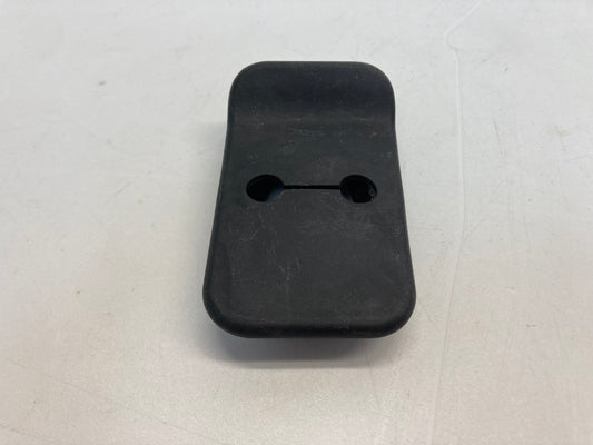 Mini Cooper Right Lateral Trim Catch Bracket Finisher 51437047766 02-06 R50 R53