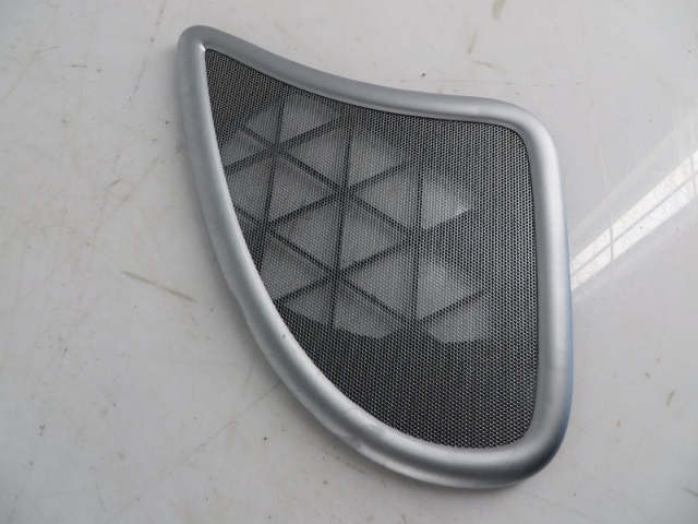 Mini Cooper Right Rear Quarter Trim Speaker Grille 51437120180 02-06 R50 R53