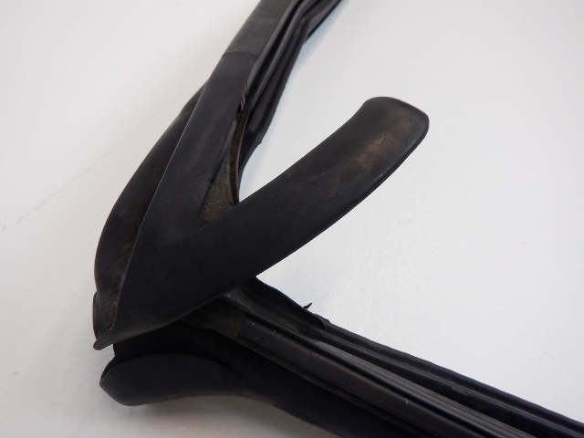 Mini Cooper Convertible Windshield Gasket Seal 51717072927 05-15 R52 R57