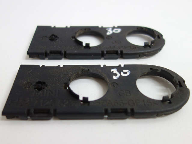 Mini Cooper Convertible Tailgate Hinge Cover Brackets 51717126523 05-08 R52