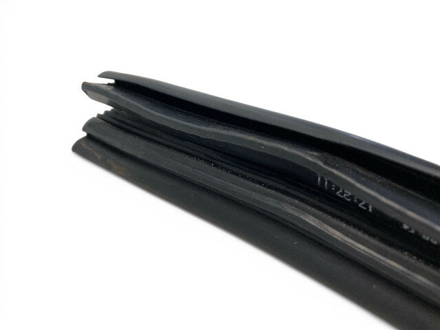 Mini Cooper Roadster Right Door Seal Weatherstrip 51767362068 12-15 R59