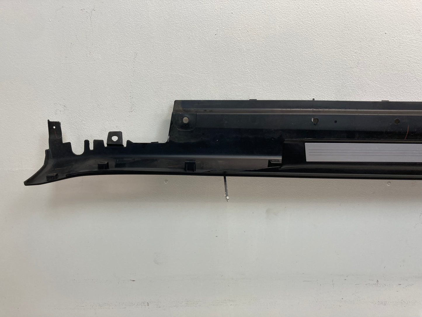 Mini Cooper Right Side Skirt Door Sill 51777147916 2007-2015 R56 R57 R58 R59 394