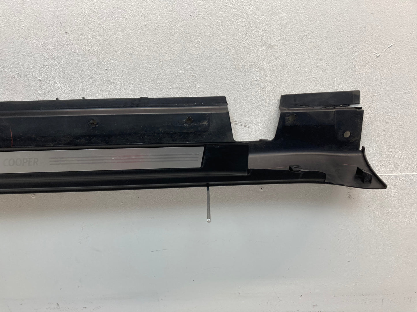Mini Cooper Right Side Skirt Door Sill 51777147916 2007-2015 R56 R57 R58 R59 394