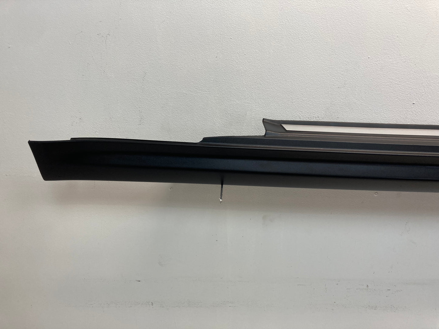 Mini Cooper Right Side Skirt Door Sill 51777147916 2007-2015 R56 R57 R58 R59 394