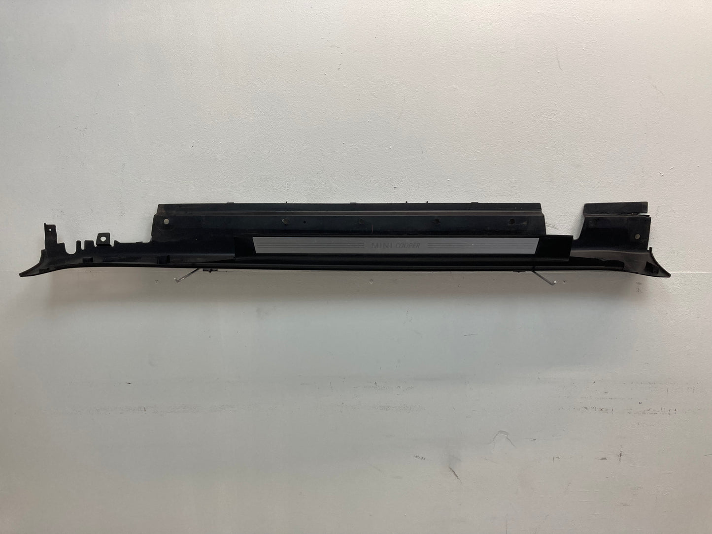 Mini Cooper Right Side Skirt Door Sill 51777147916 2007-2015 R56 R57 R58 R59 394