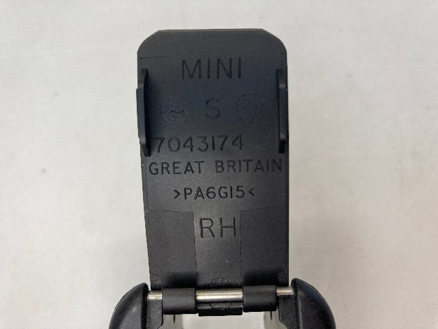 Mini Cooper Right Rear Seat Restraint Isofix Cover 52207043174 02-08 R50 R52 R53