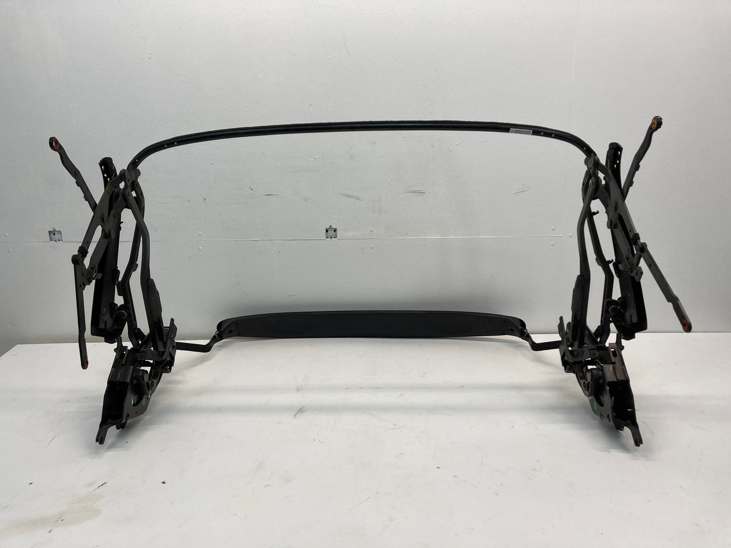 Mini Cooper Convertible Top Frame 54347180037 05-08 R52