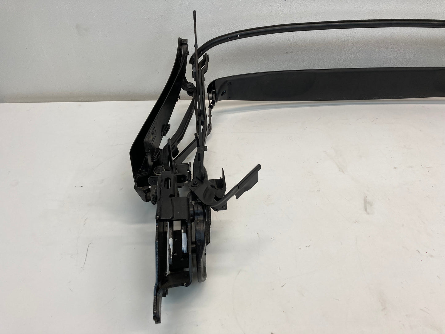 Mini Cooper Convertible Top Frame 54347180037 05-08 R52