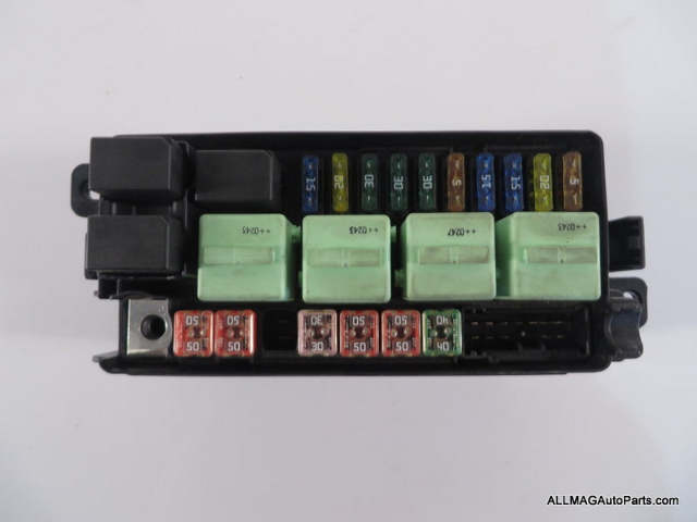 Mini Cooper Engine Bay Fuse Relay Box 61131480790 02-03 R50 R53