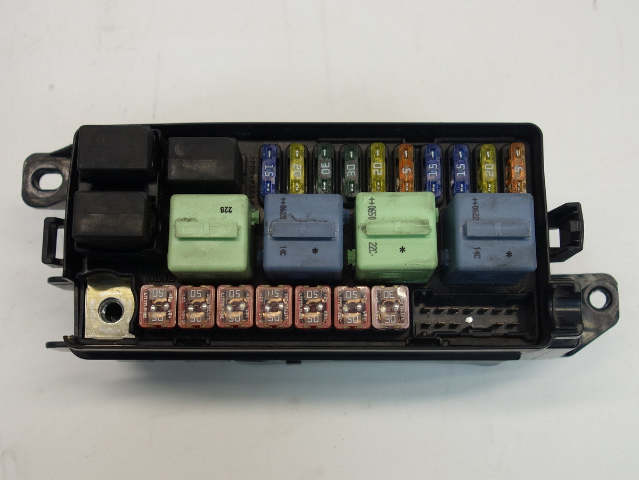 Mini Cooper Convertible Engine Bay Fuse Relay Box 61146906614 2005-2008 R52