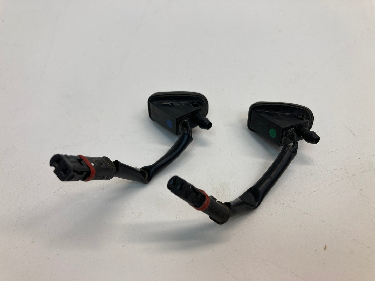 Mini Cooper Washer Spray Nozzles Heated Pair 61667146378 02-08 R50 R52 R53