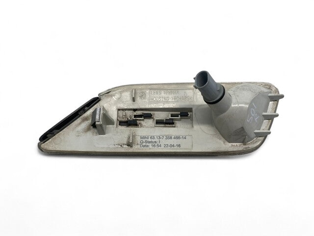 Mini Countryman S Right Turn Signal Light W/ Scuttle Trim 51137414096 17-24 F60